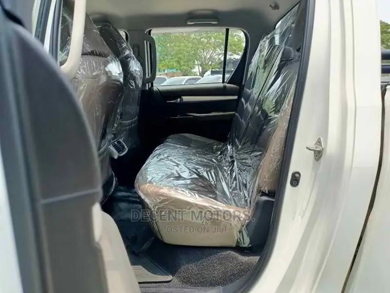 Toyota Hilux 2016 White