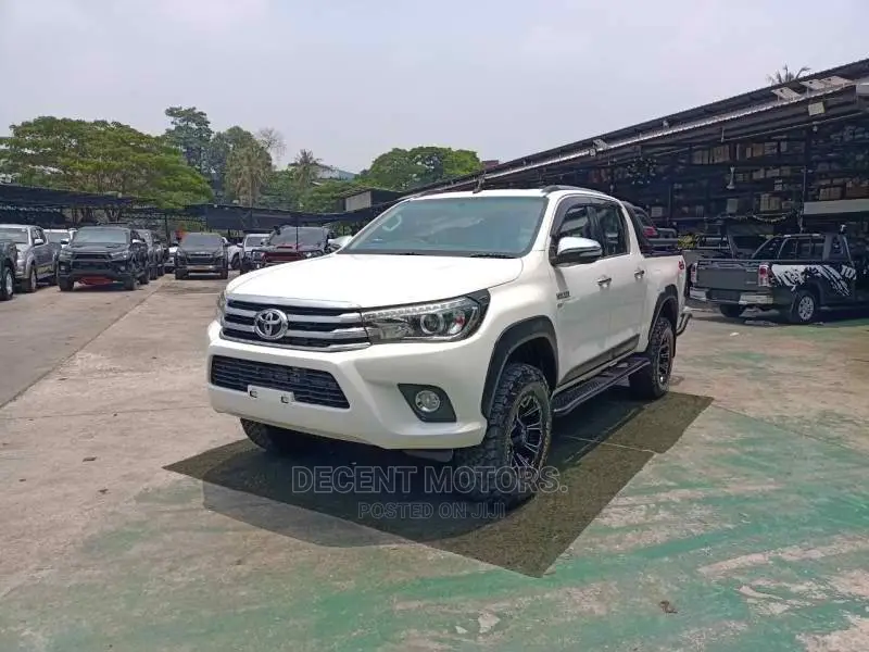 Toyota Hilux 2016 White