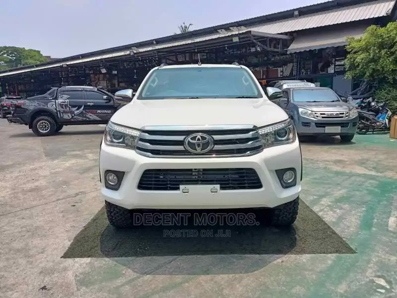Toyota Hilux 2016 White