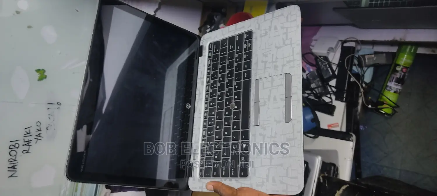 Laptop HP EliteBook 820 G3 8GB Intel Core I5 SSD 256GB