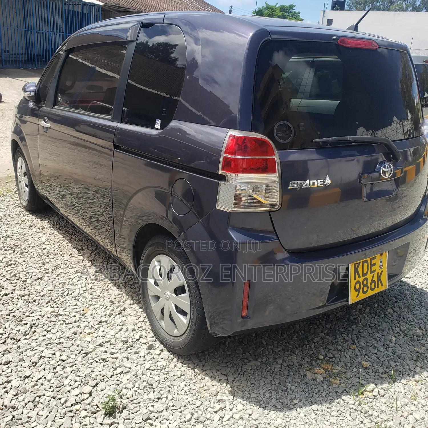 Toyota Spade 1.5 2014 Purple