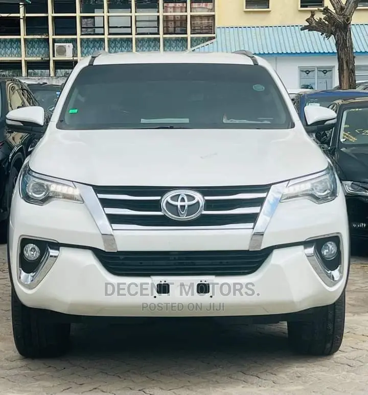 Toyota Fortuner 2.8 D RWD 2016 White