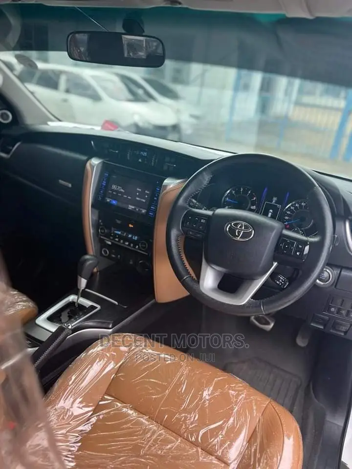Toyota Fortuner 2.8 D RWD 2016 White