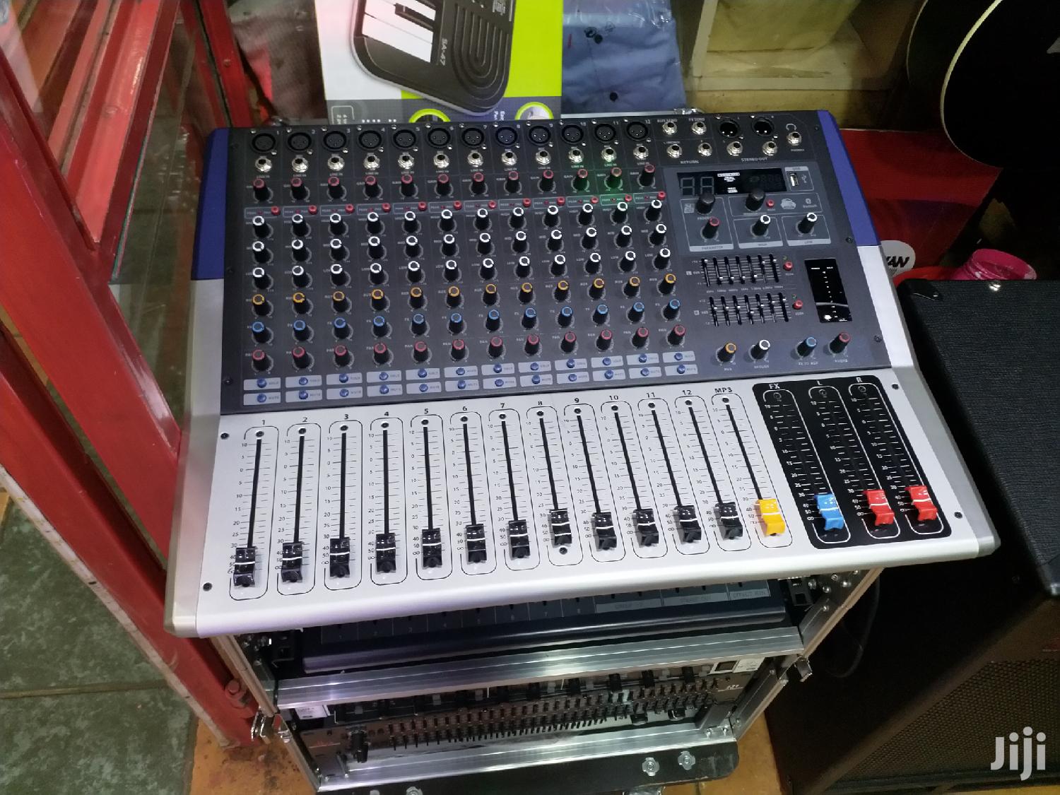Powered Mixer 12 Channels
