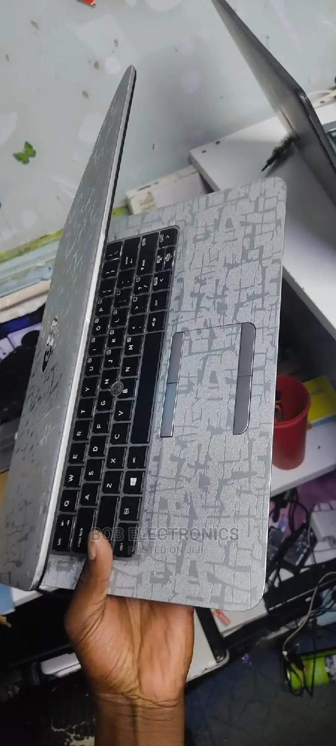 Laptop HP EliteBook 820 G3 8GB Intel Core I5 SSD 256GB