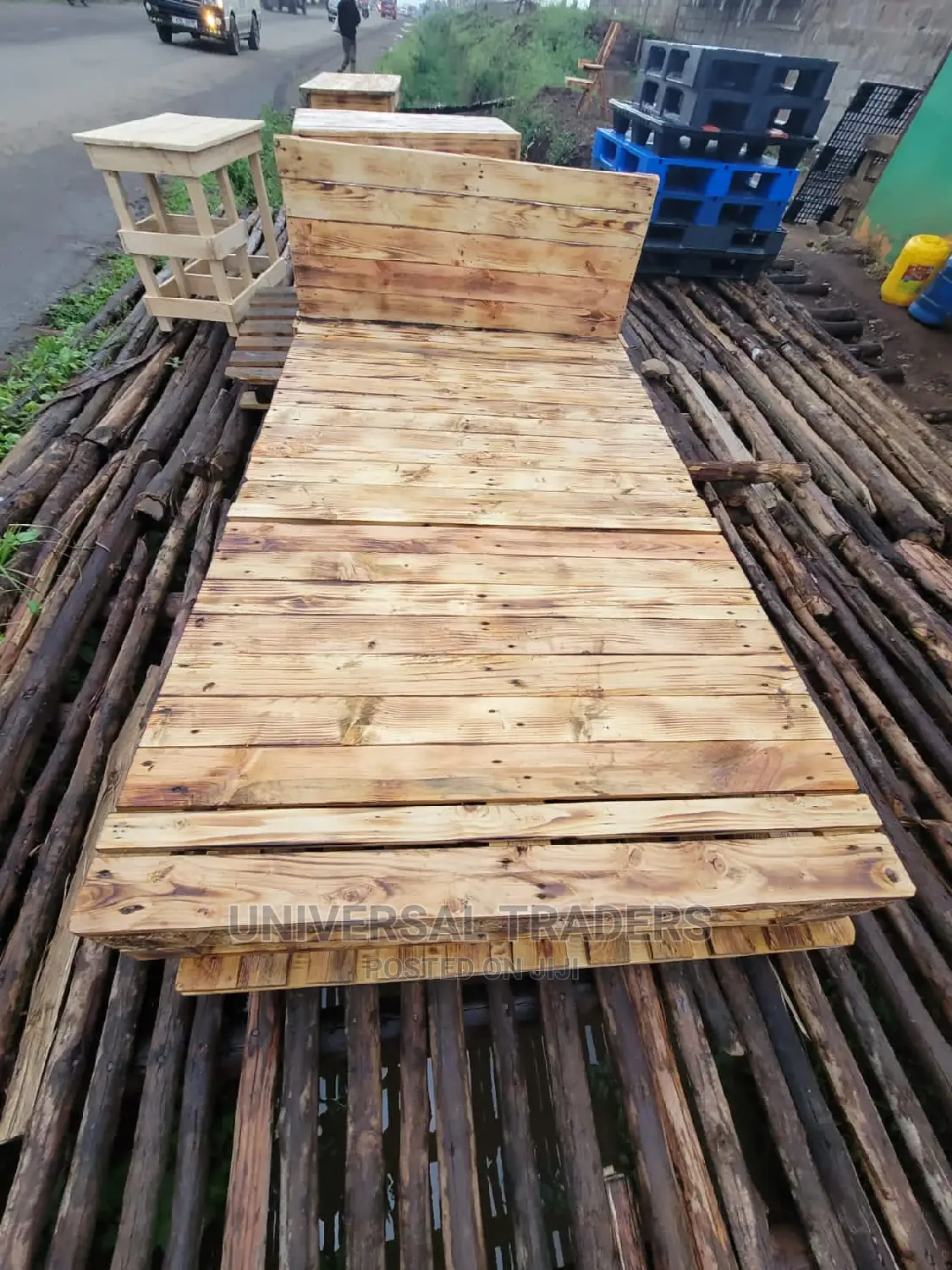 Flat Surface 4*6 Pallet Bed With Good Height + Headboard