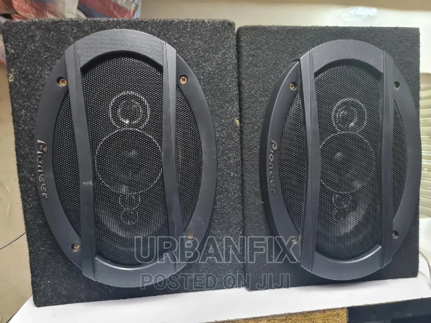 Brand New Pioneer 650 Watts Oval Speakers With Cabinet