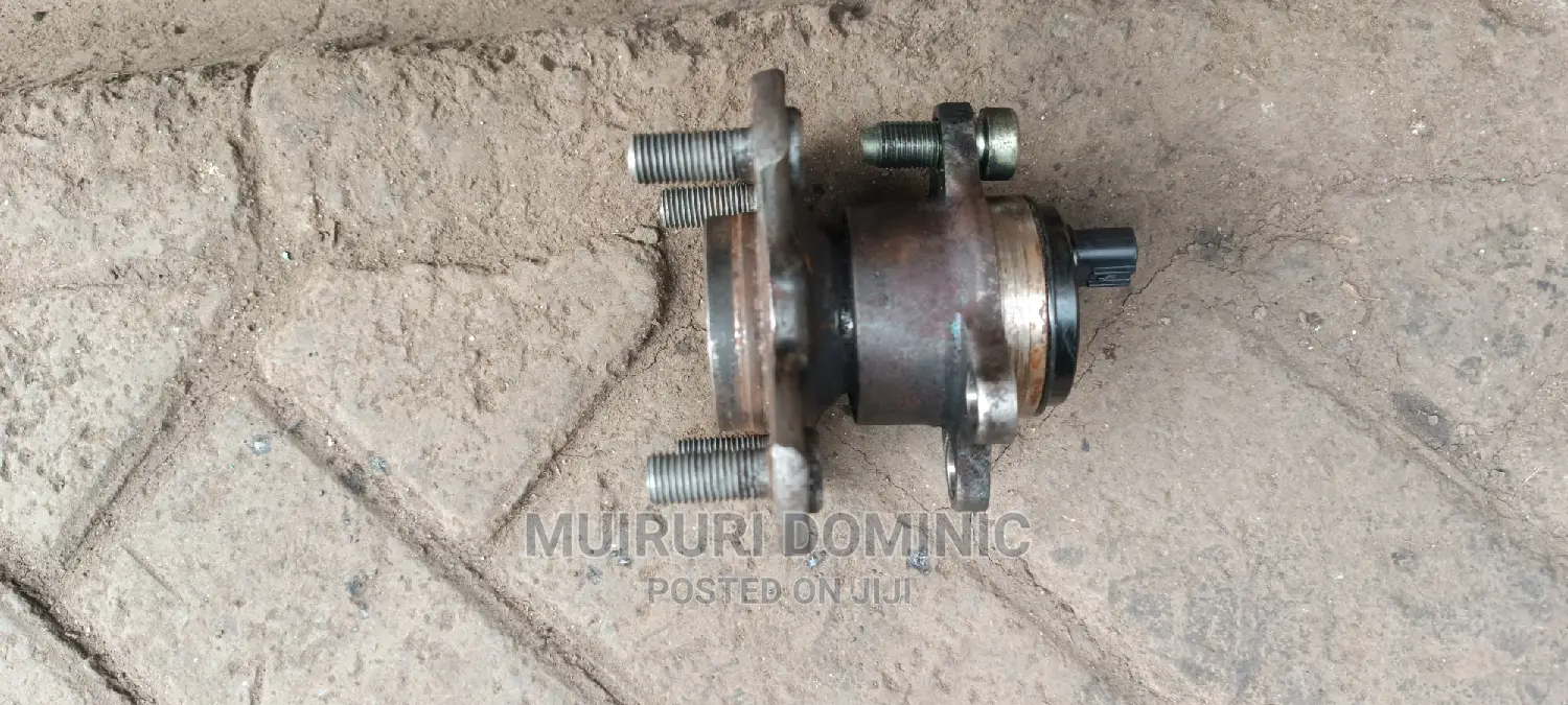 Rear Hub Daihatsu Mira
