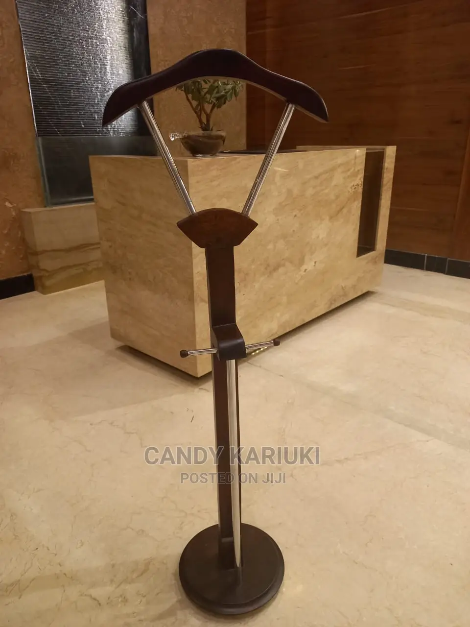 Executive Coat Hanger