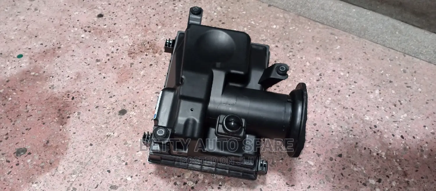 Toyota Hilux (Vigo)Air Cleaner