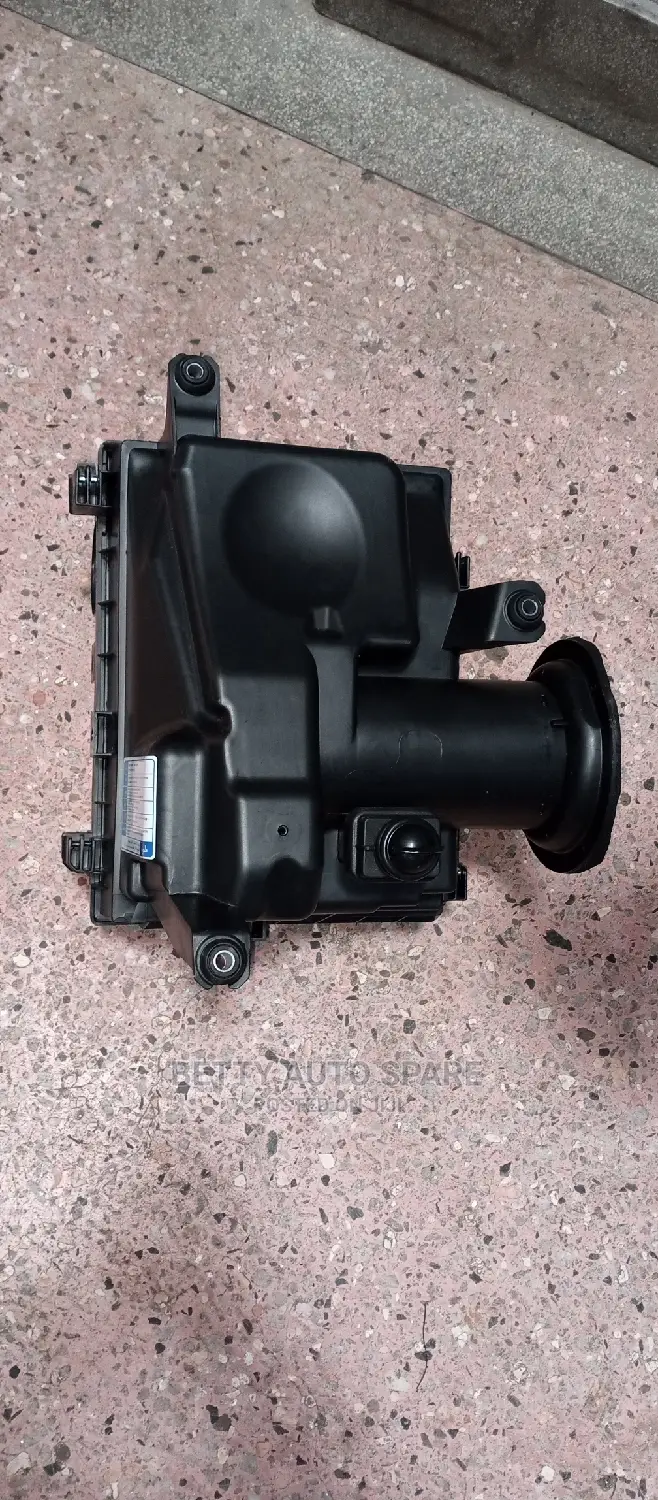 Toyota Hilux (Vigo)Air Cleaner