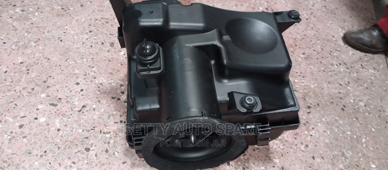 Toyota Hilux (Vigo)Air Cleaner