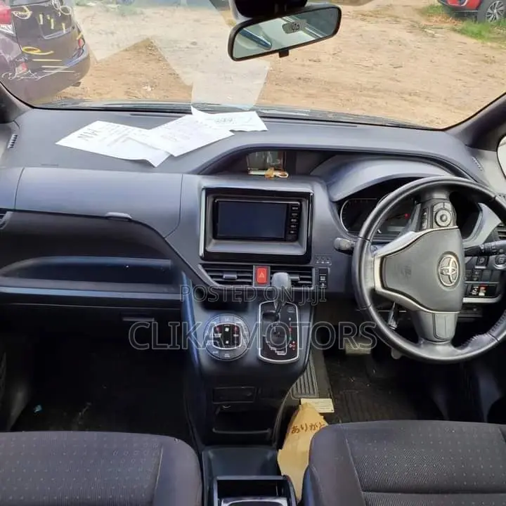 Toyota Noah 2016 Matt Black