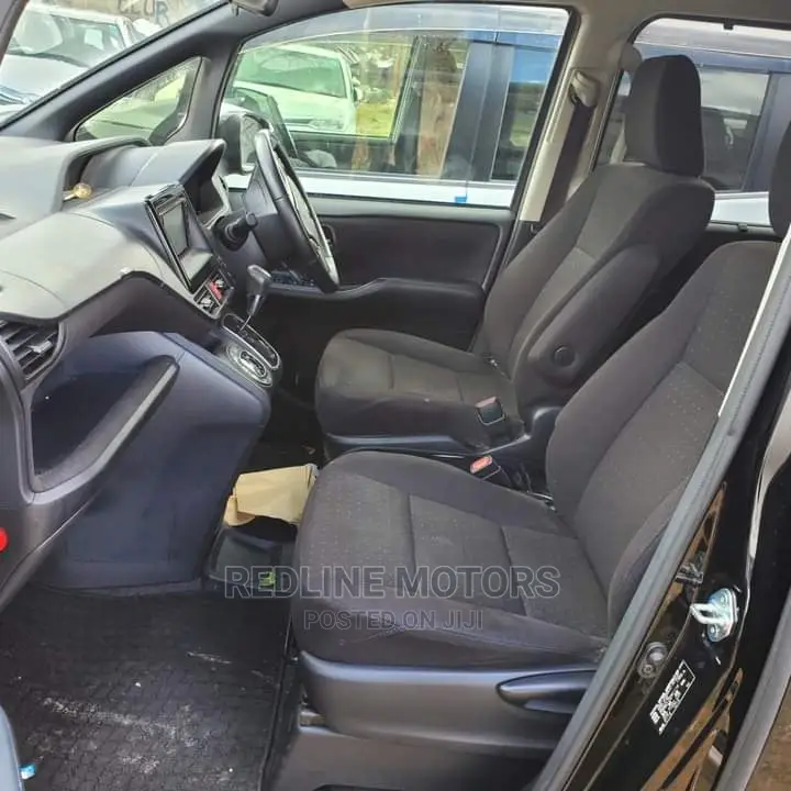 Toyota Noah 2016 Matt Black