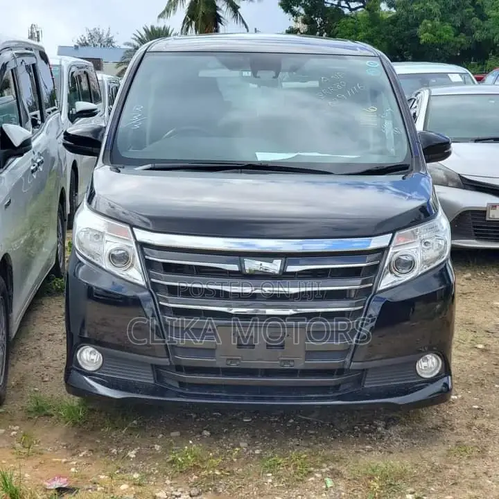 Toyota Noah 2016 Matt Black