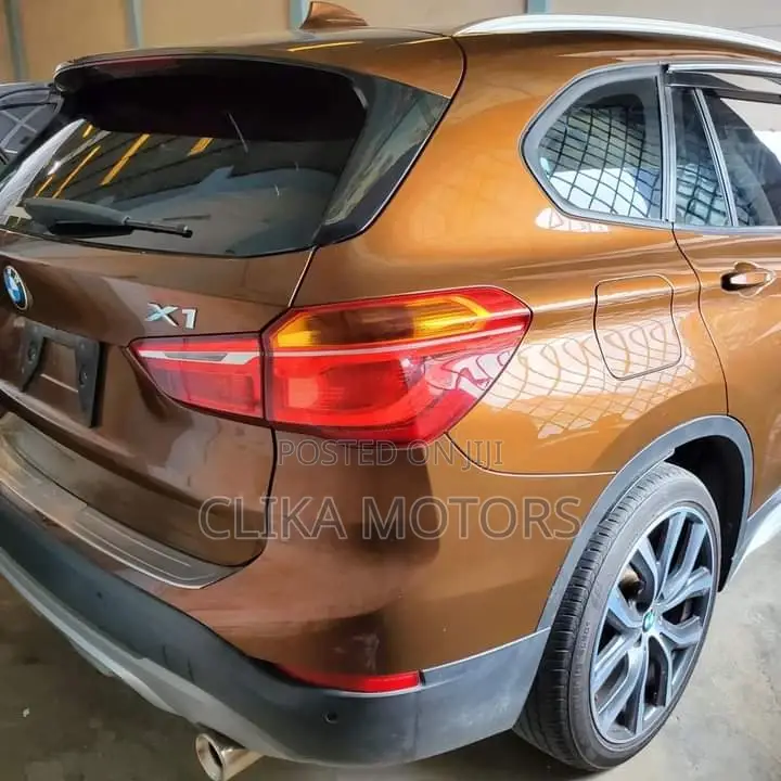 BMW X1 xDrive28i AWD 2016 Brown