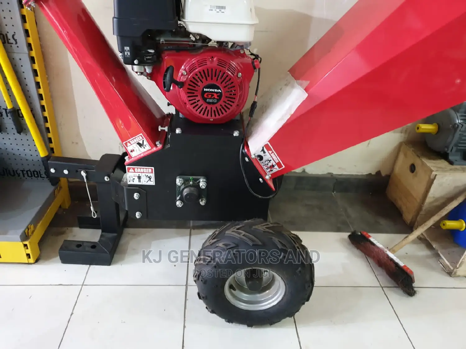 8.6hp Wood Chipper (10cm) Diameter.