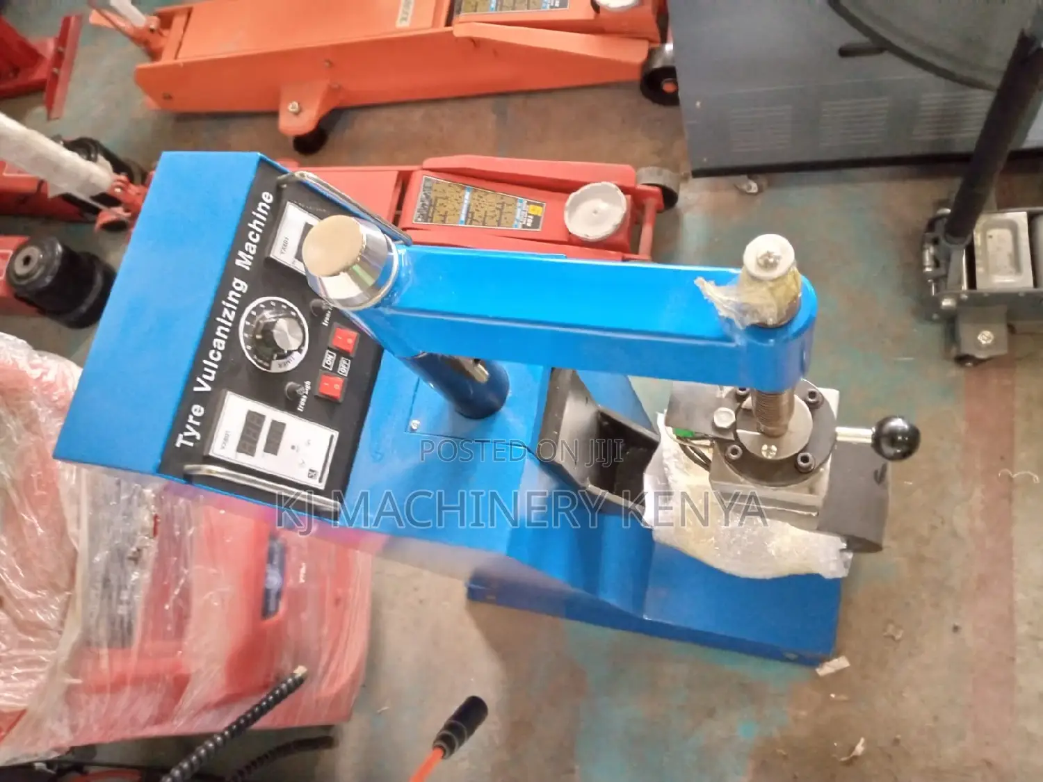 Tire Vulcanizer - Tire Repair Machine