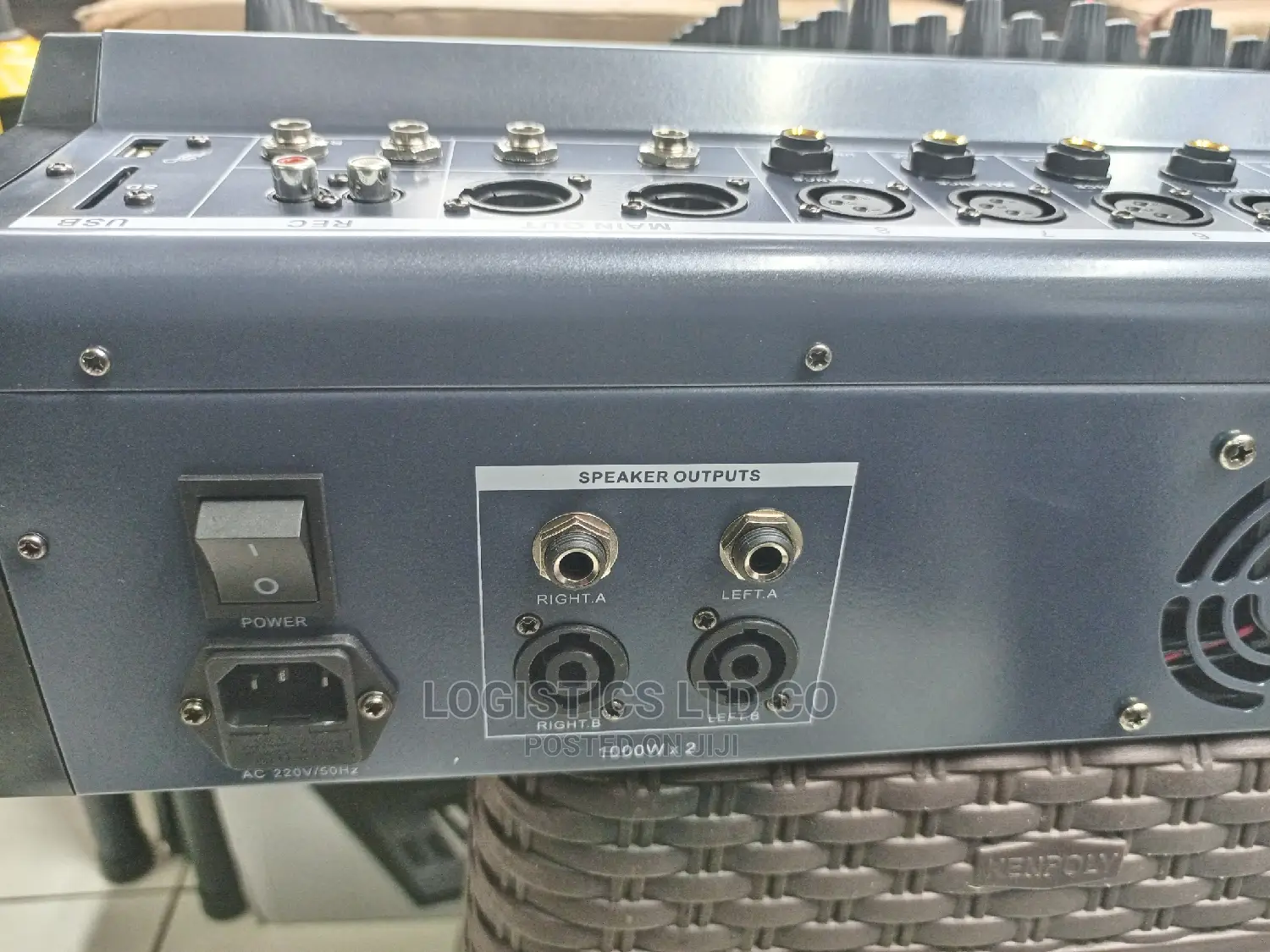 Mackie 8channel Powered Mixer