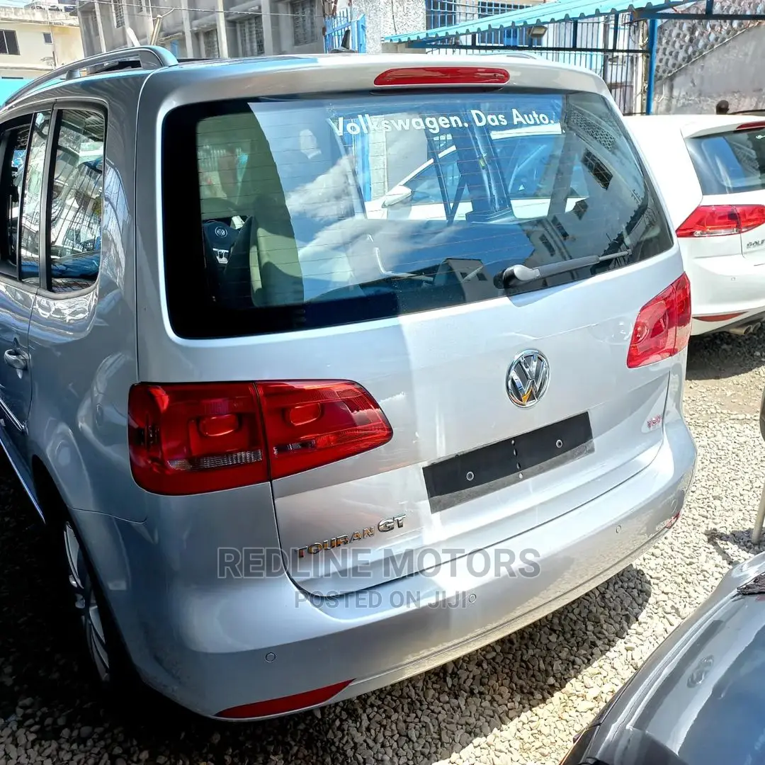 Volkswagen Touran 2016 Silver