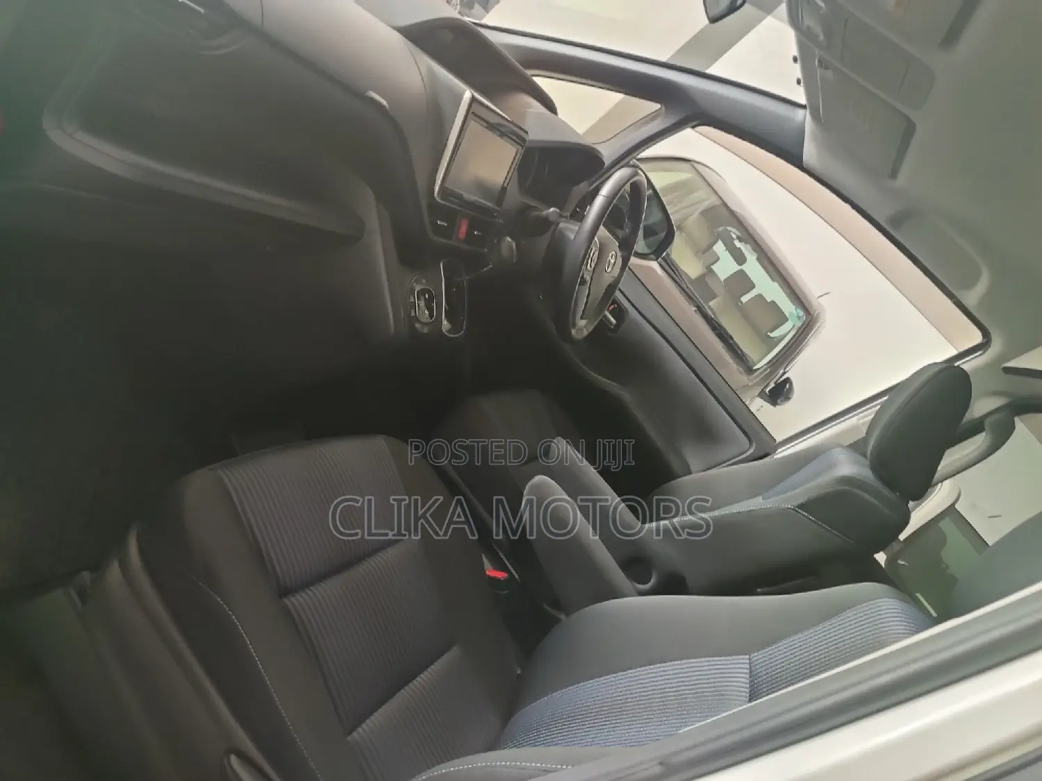 Toyota Noah 2016 Pearl