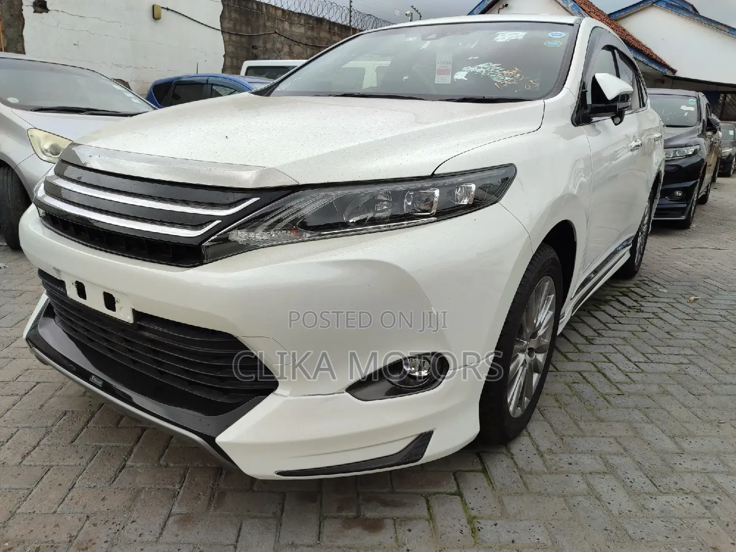 Toyota Harrier 2.0 2016 Pearl