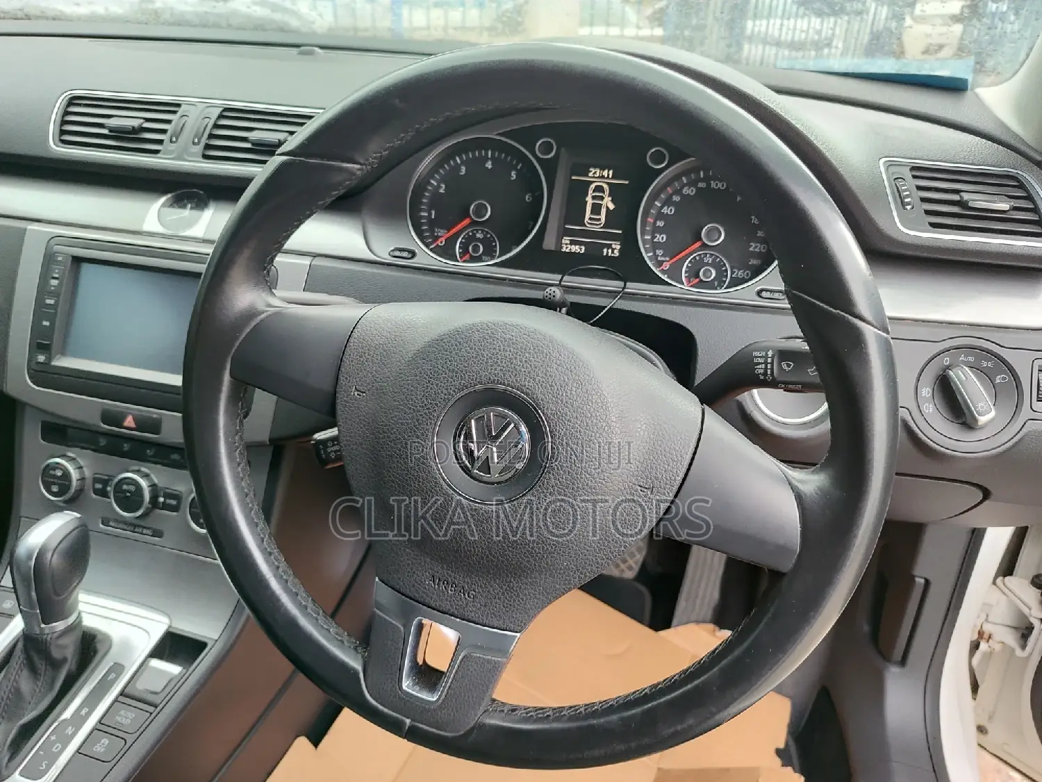 Volkswagen Passat 2016 White