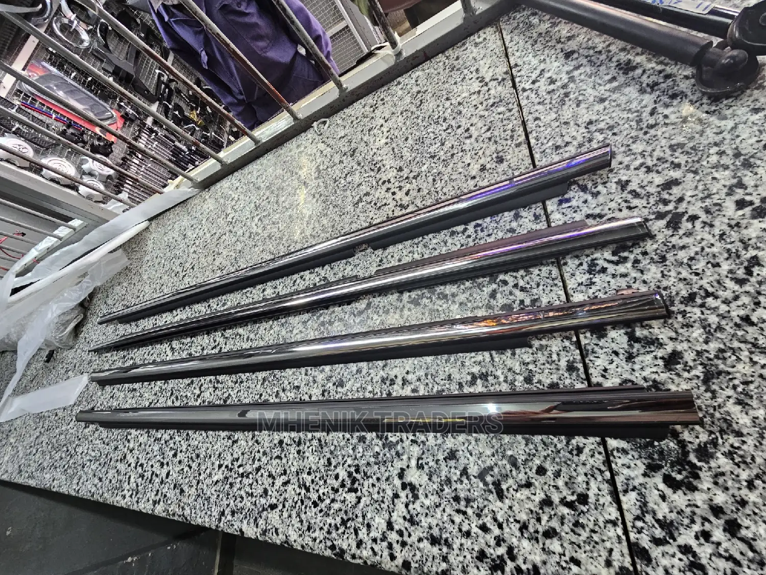 Door Mouldings V8 200 Series Chrome