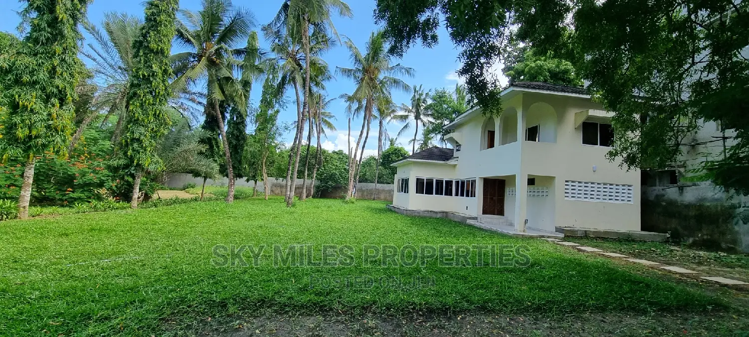 6bdrm Villa in Aloo Drive, Mtwapa for Sale