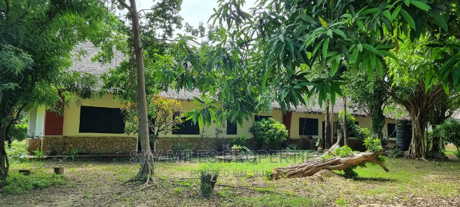 6bdrm Villa in Aloo Drive, Mtwapa for Sale
