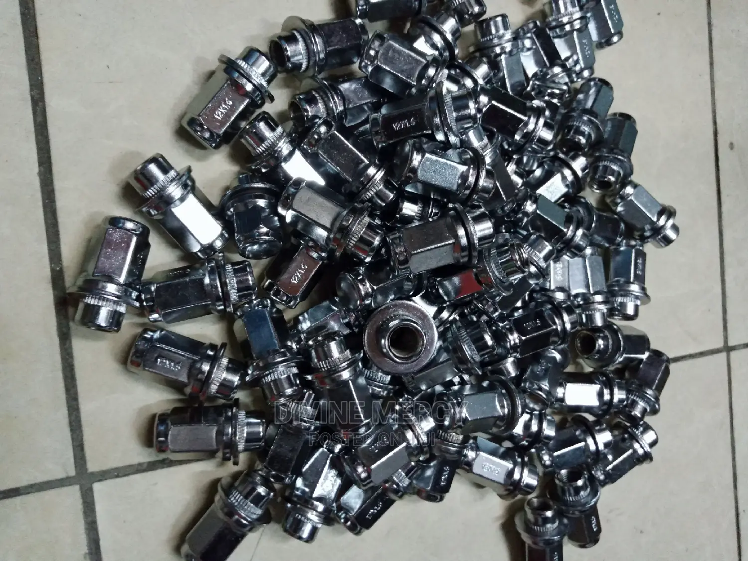 Nuts Wheel Nissan/Toyota