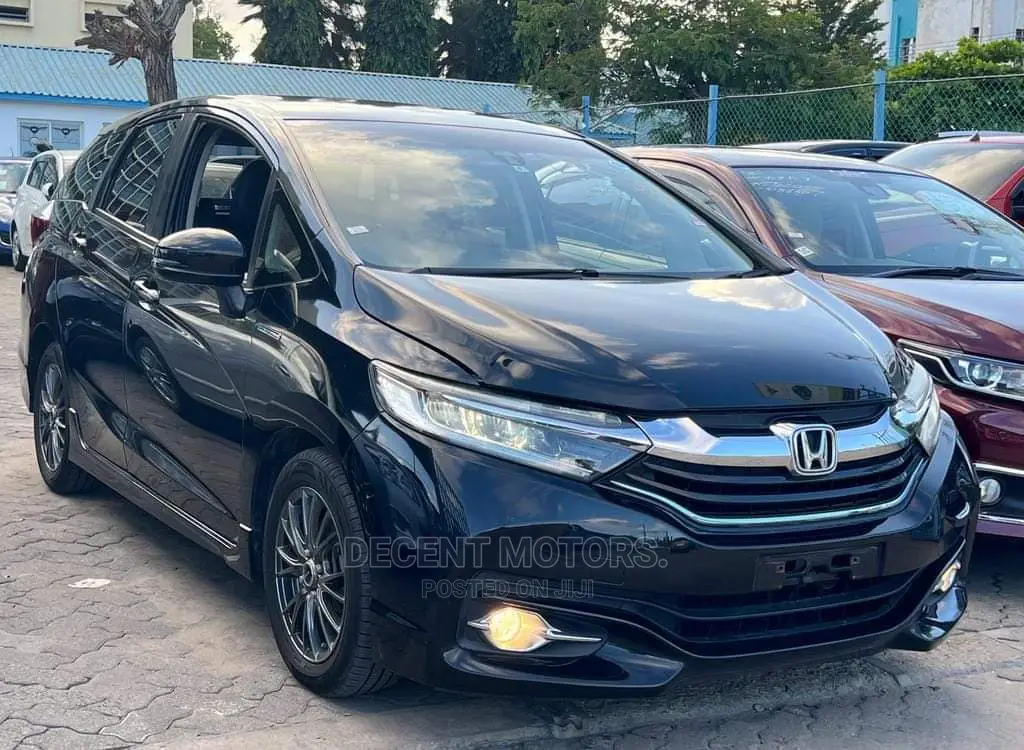 Honda Fit Shuttle 1.5 Hybrid 2WD 2017 Black