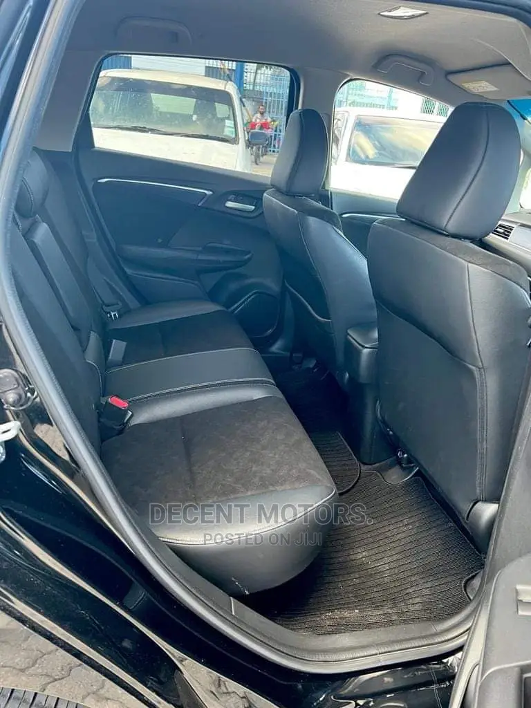 Honda Fit Shuttle 1.5 Hybrid 2WD 2017 Black