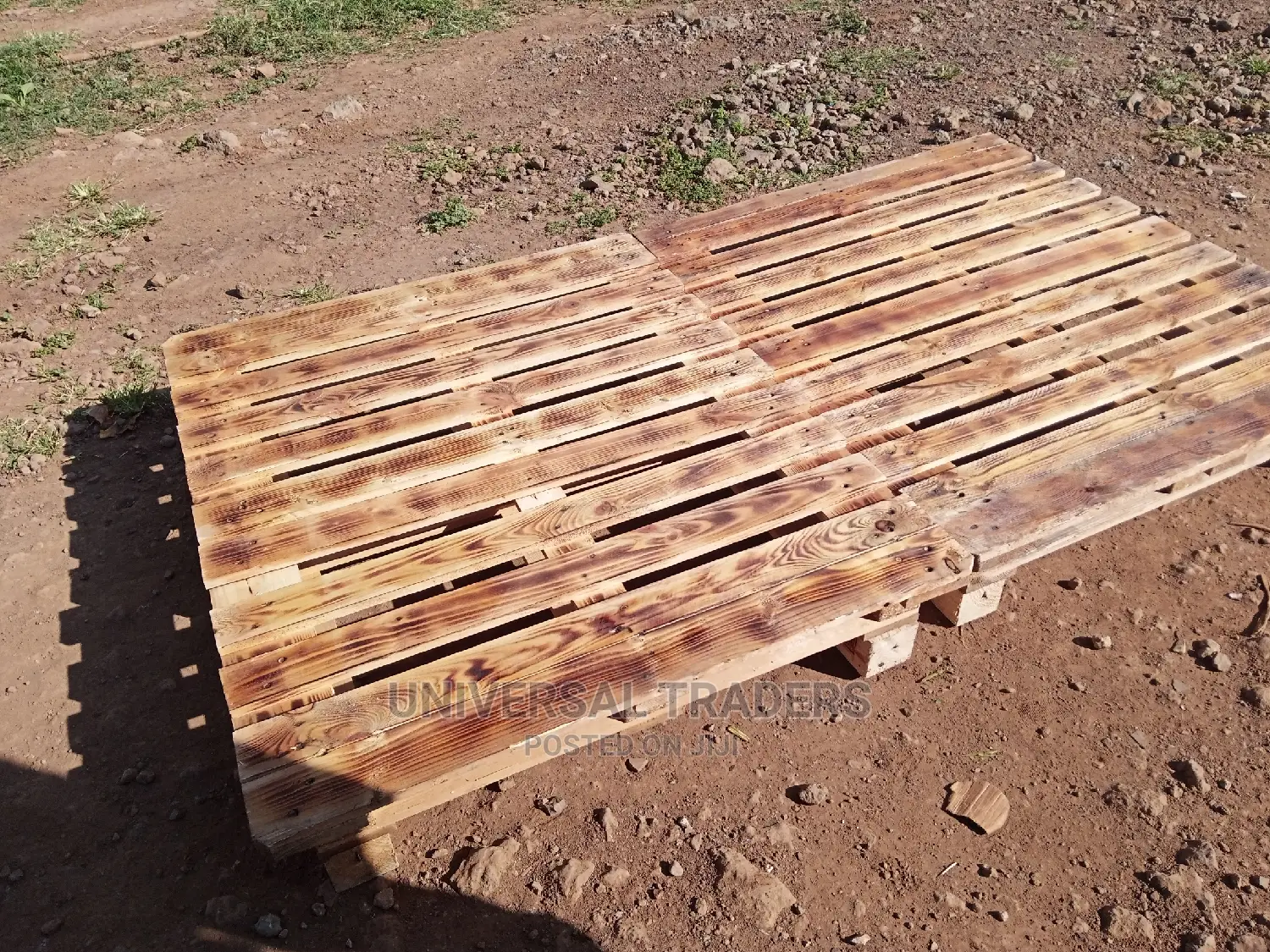 Raised Pallet Bed - Blazed Patterns