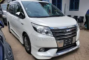 Toyota Noah 1.8 FWD Hybrid (7 Seater) 2016 White