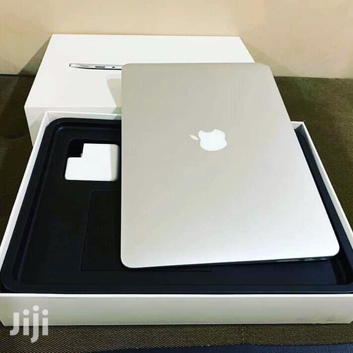 Laptop Apple MacBook Air 8GB Intel Core i5 SSD 256GB