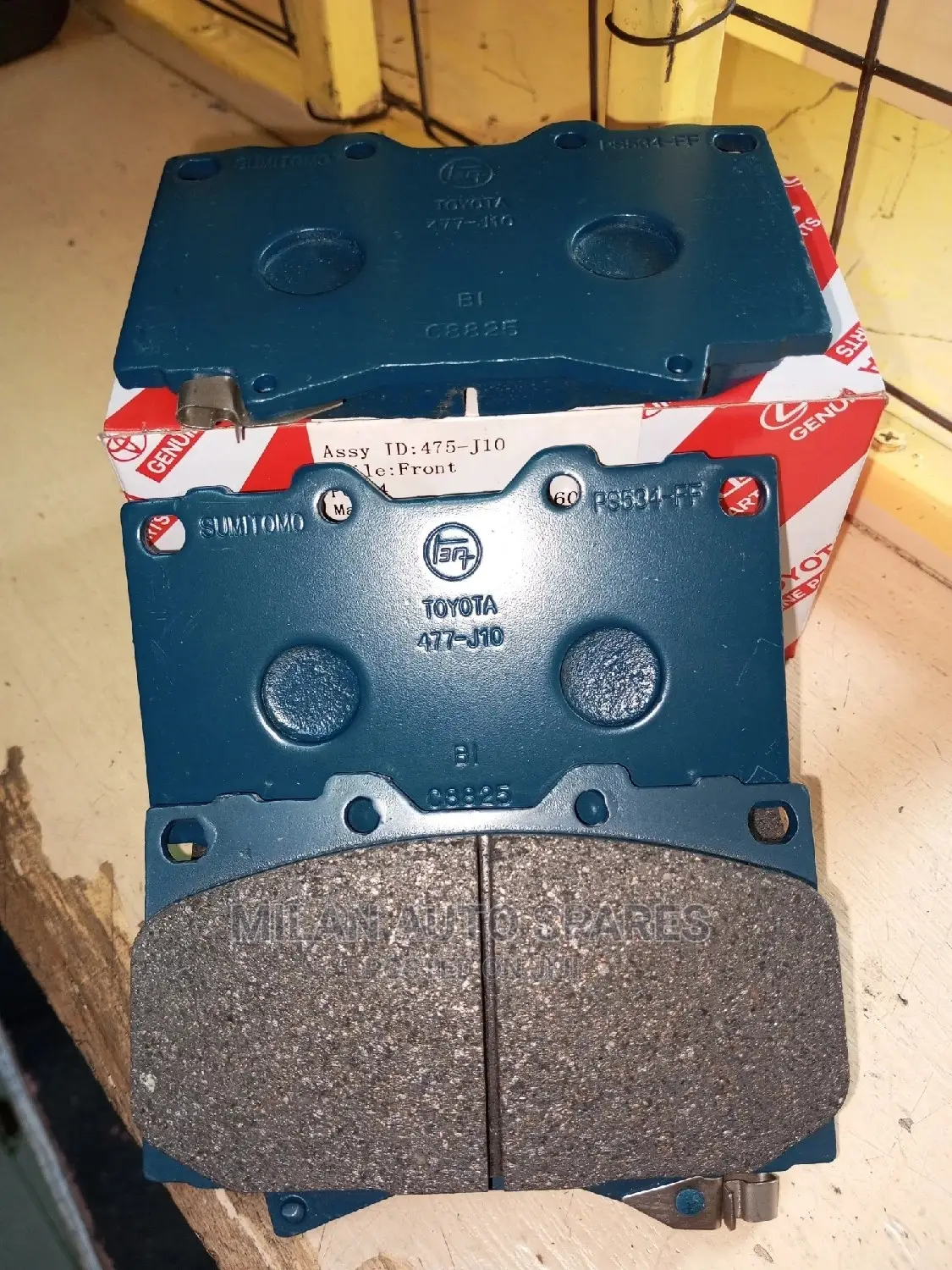Genuine Front Brake Pads for Toyota L/Cruiser 79-100 Series