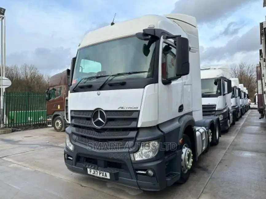 Mercedes-Benz Actros 2017 White