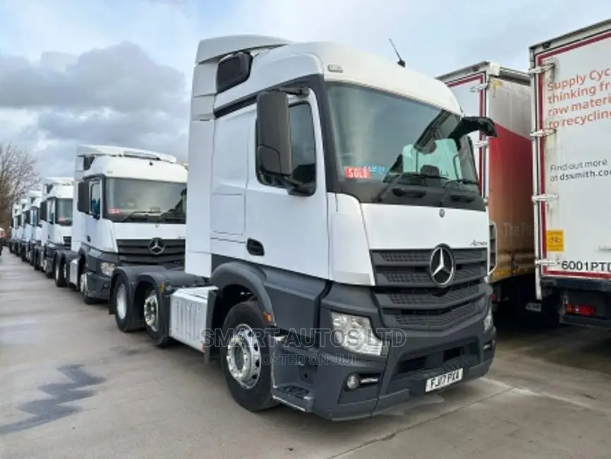 Mercedes-Benz Actros 2017 White
