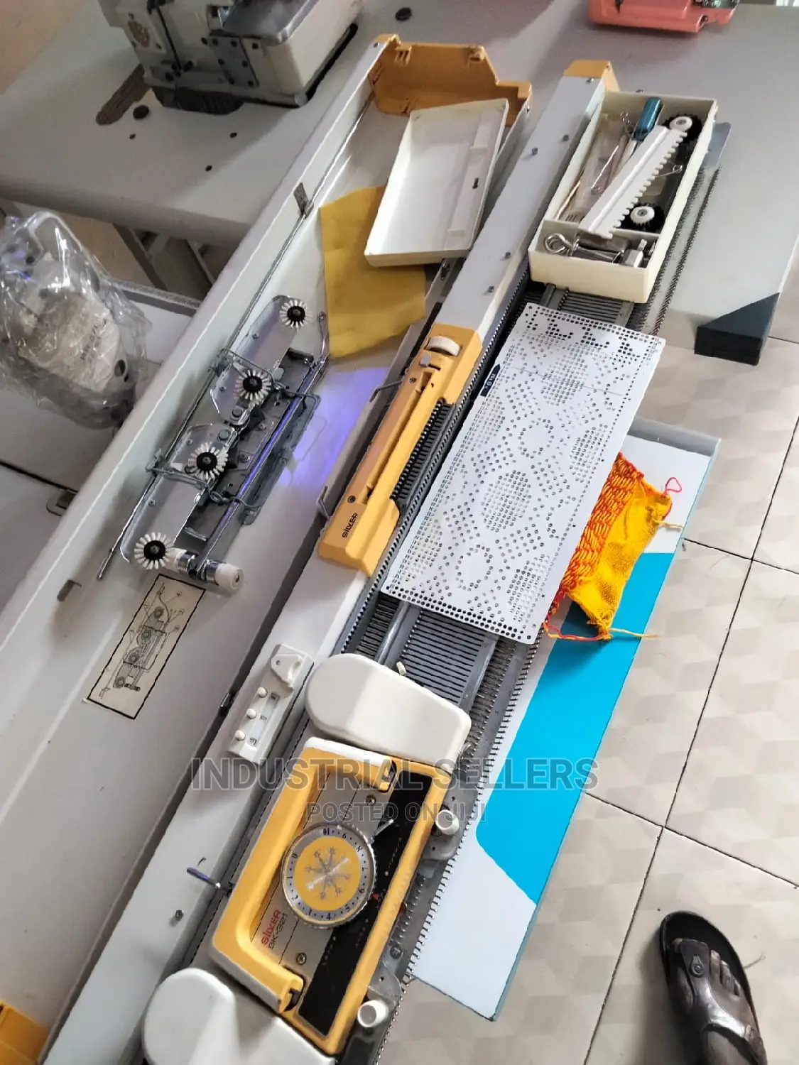 Genuine Knitting Machine