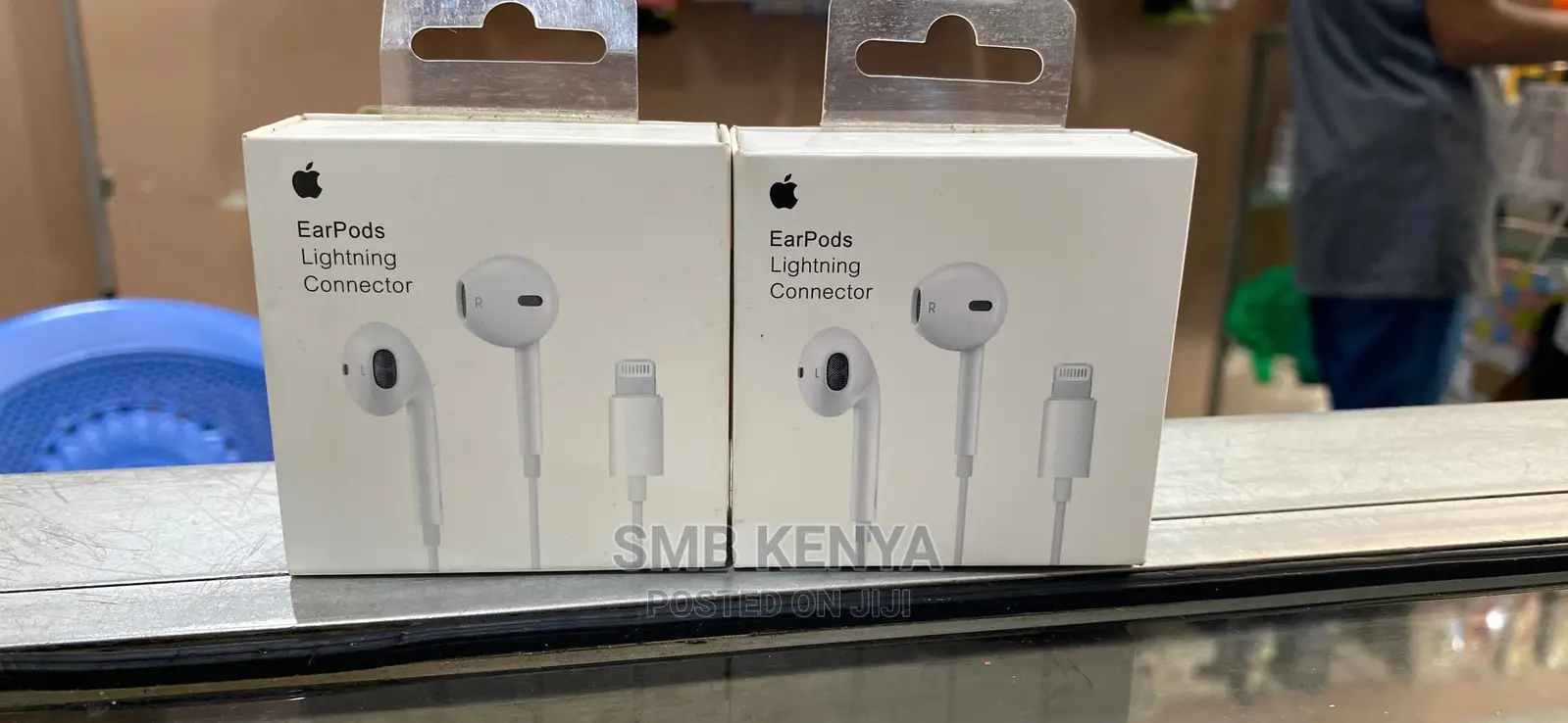 Apple Earpods With Lightning Connector - White