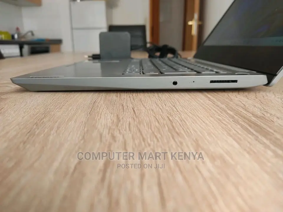 New Laptop Lenovo 8GB Intel Core I7 SSD 512GB