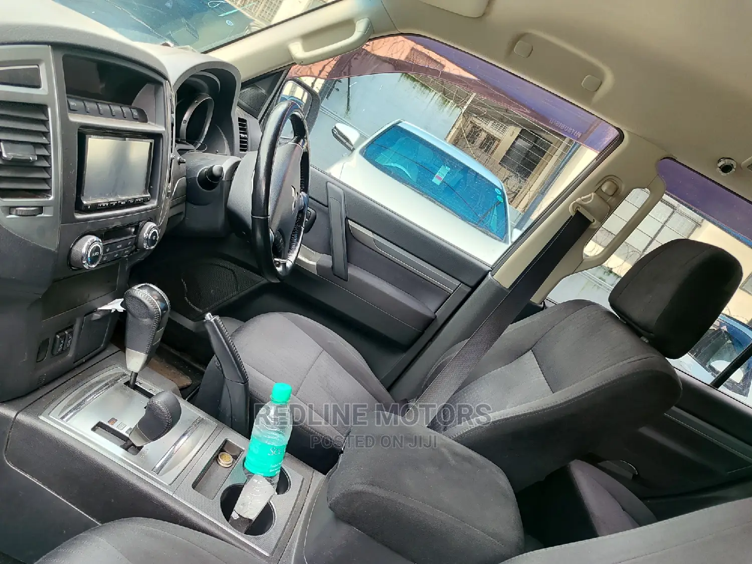 Mitsubishi Pajero 2016 Silver