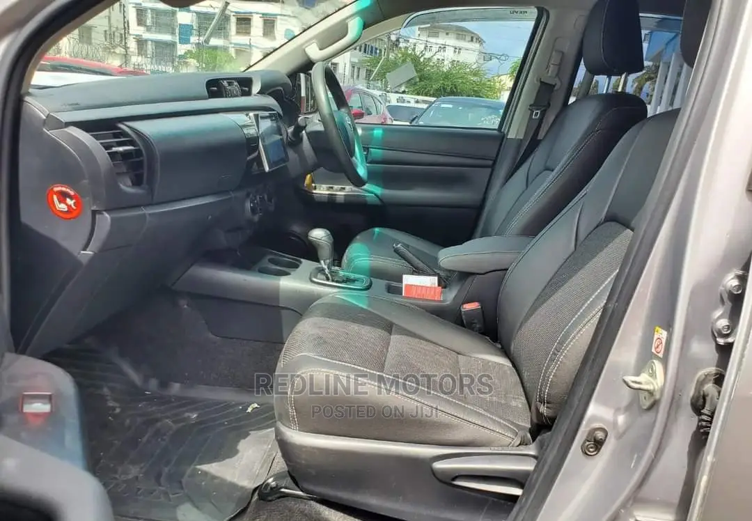 Toyota Hilux 2016 Silver