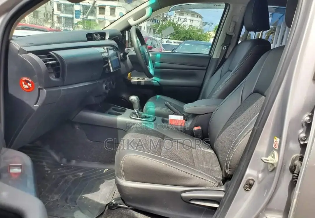 Toyota Hilux 2016 Silver