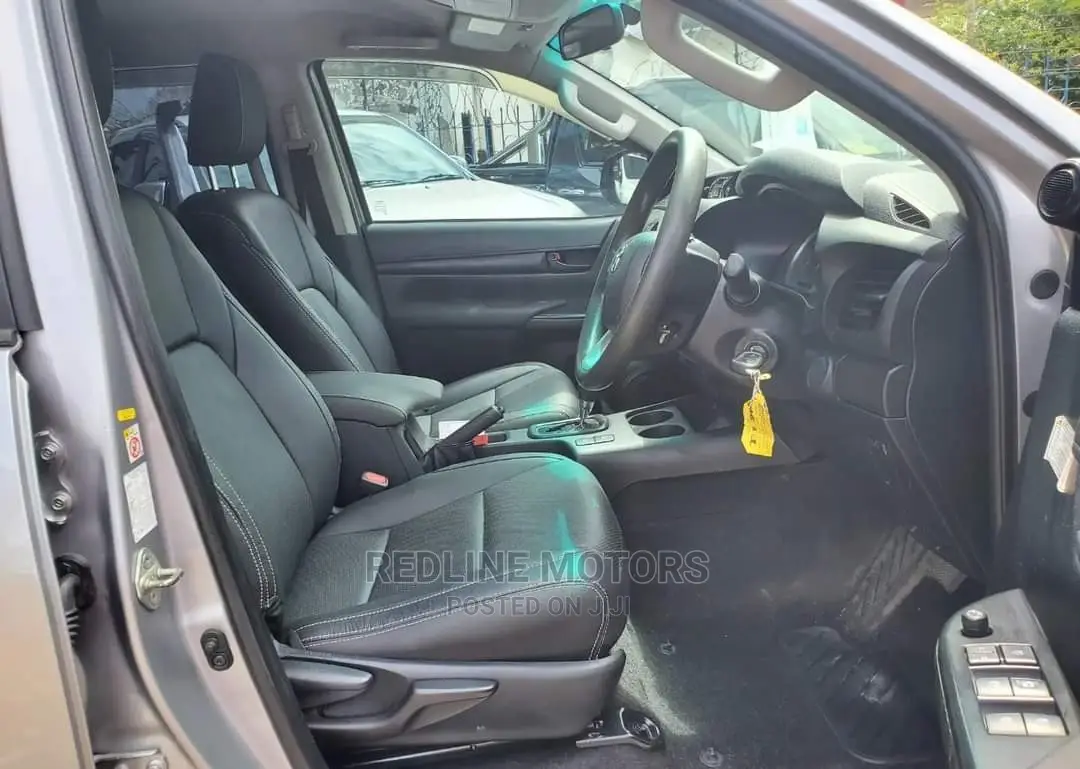 Toyota Hilux 2016 Silver