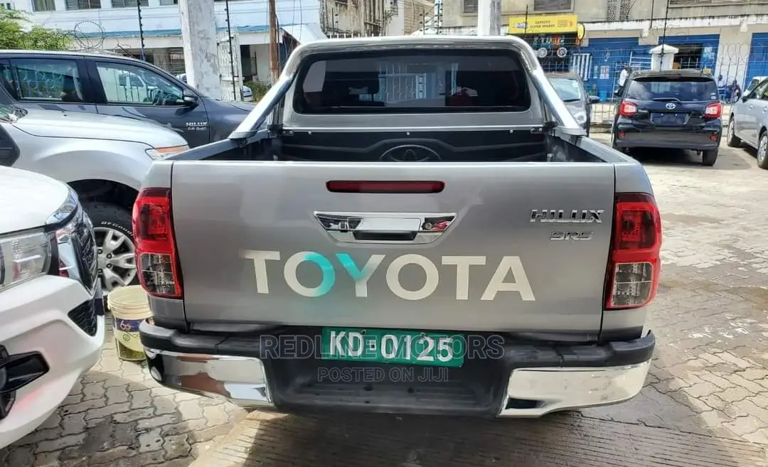 Toyota Hilux 2016 Silver