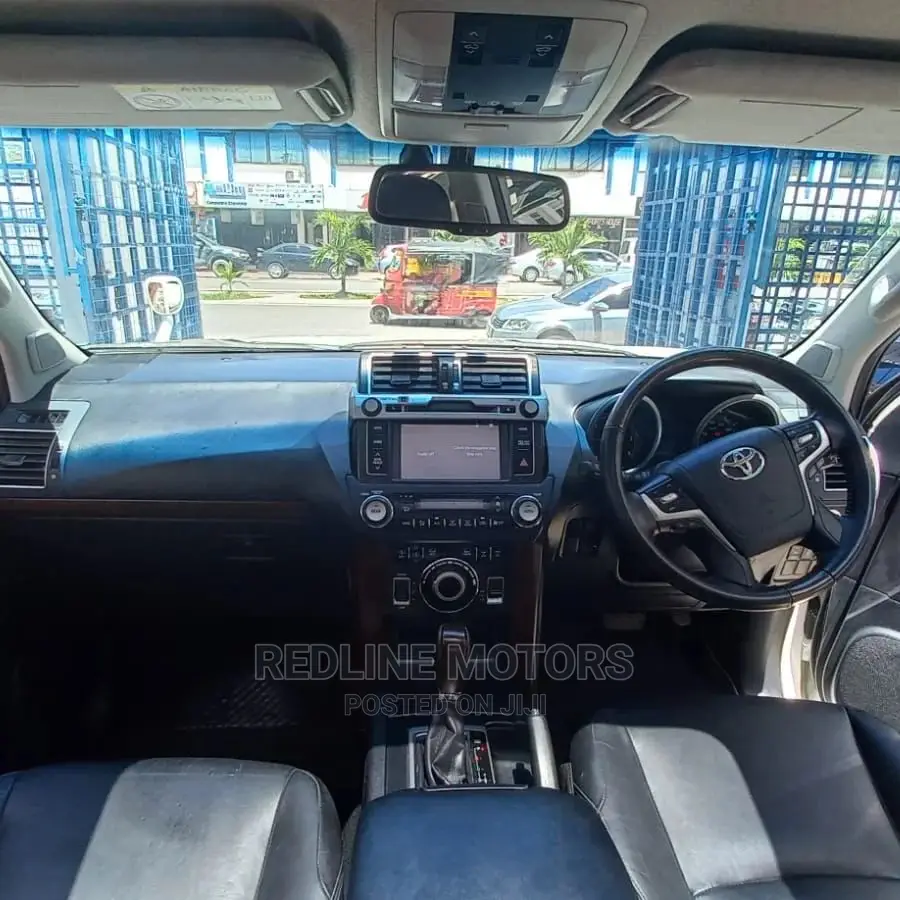 Toyota Land Cruiser Prado 2.8 2017 White