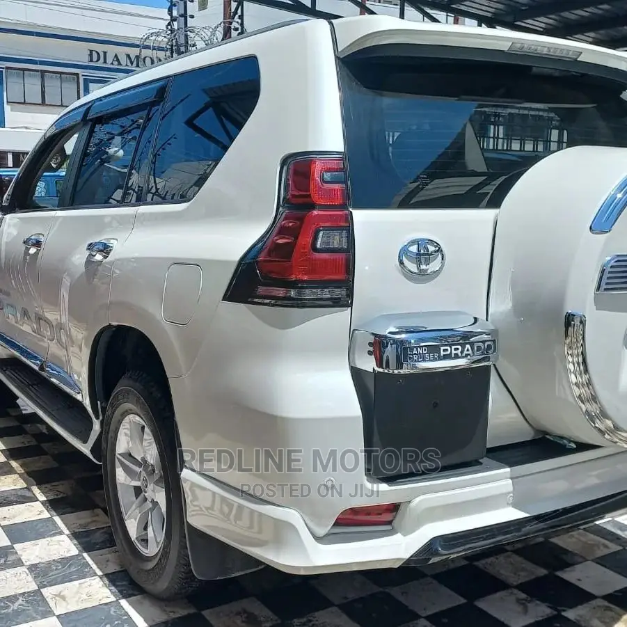 Toyota Land Cruiser Prado 2.8 2017 White