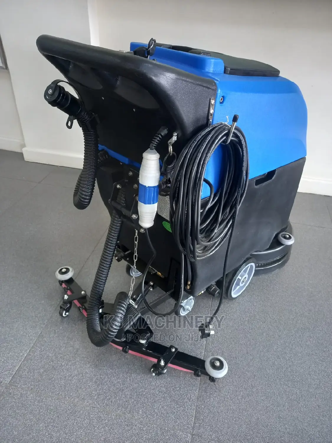 Commercial Carpet Scrubber - Commercial